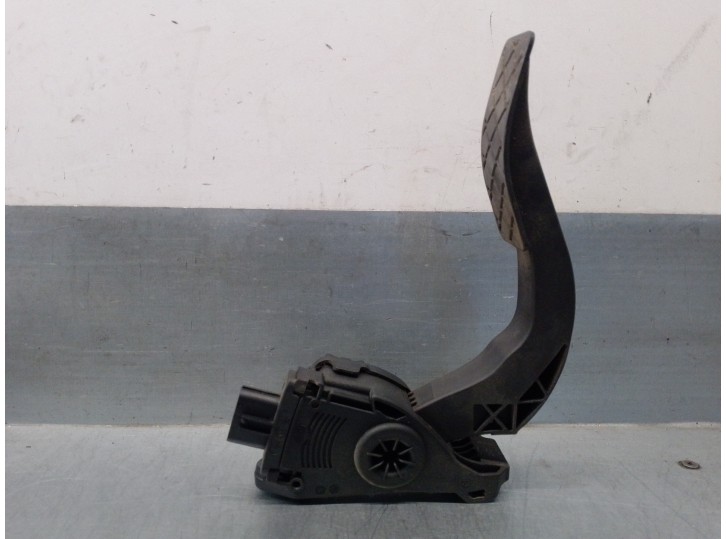 Recambio de potenciometro pedal para audi a6 avant (4f5) 2.0 tdi referencia OEM IAM 8K1723523 6PV00950501 HELLA