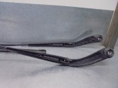 Recambio de brazo limpia delantero derecho para dodge journey 2.4 16v referencia OEM IAM 68030275AA 68030274AA 