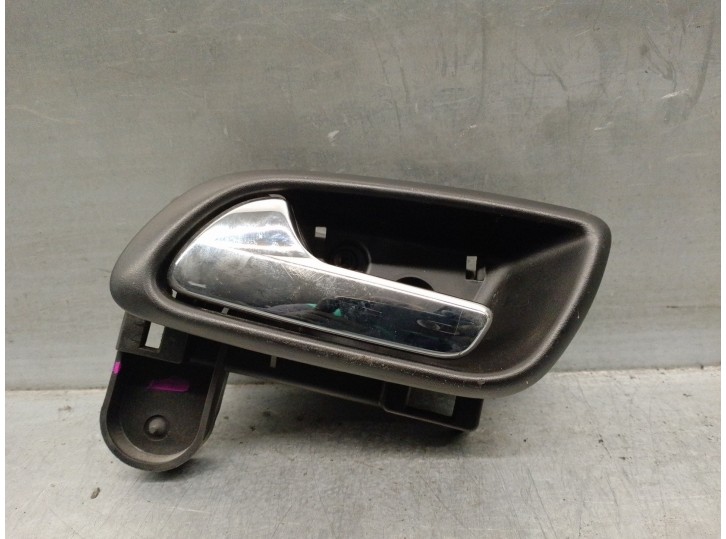 Recambio de maneta interior delantera izquierda para dodge journey 2.4 16v referencia OEM IAM 68043747AA 5 PUERTAS