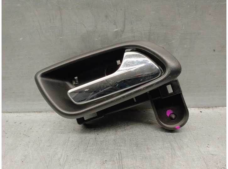 Recambio de maneta interior trasera derecha para dodge journey 2.4 16v referencia OEM IAM 68043746AA  5 PUERTAS