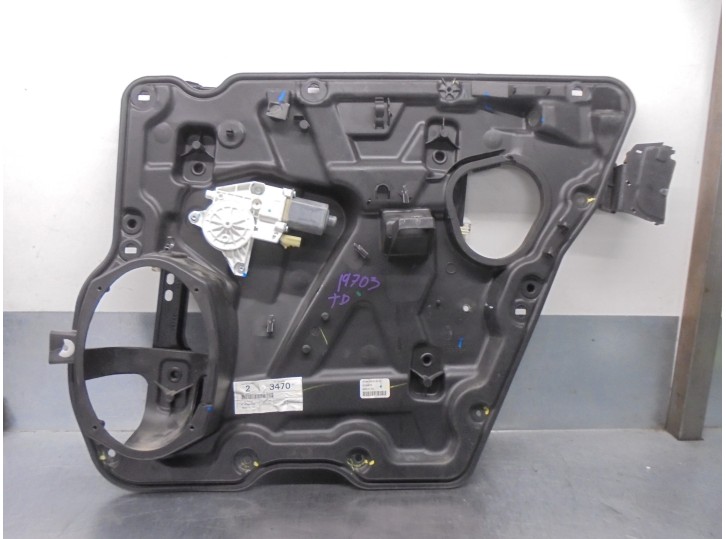 Recambio de elevalunas trasero derecho para dodge journey 2.4 16v referencia OEM IAM 68043738AA 2 PINES 5 PUERTAS