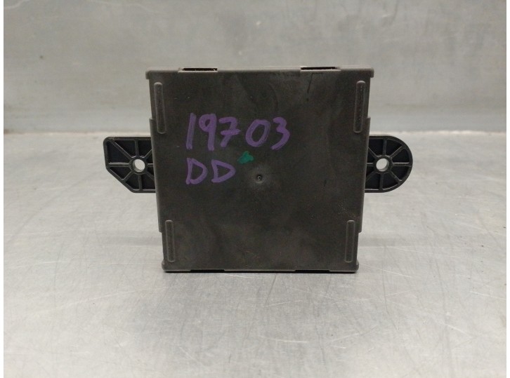 Recambio de modulo confort para dodge journey 2.4 16v referencia OEM IAM 05026596AA  TEMIC