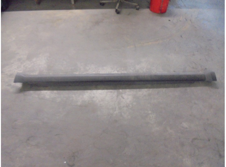 Recambio de spoiler talonera lateral derecha para dodge journey 2.4 16v referencia OEM IAM 05178148A 