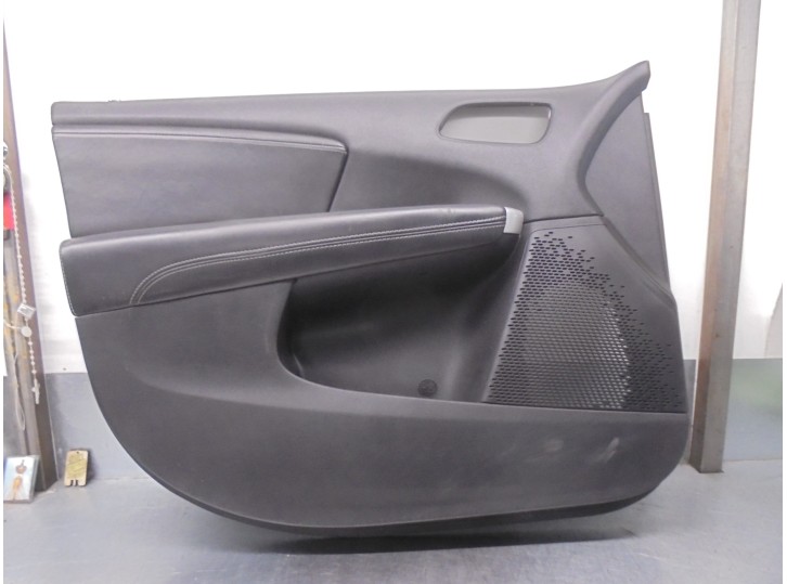 Recambio de guarnecido puerta delantera izquierda para dodge journey 2.4 16v referencia OEM IAM 1QF251XBAF 