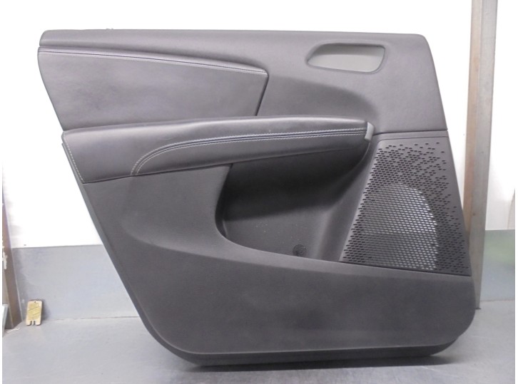 Recambio de guarnecido puerta trasera izquierda para dodge journey 2.4 16v referencia OEM IAM 1QF271XBAF 