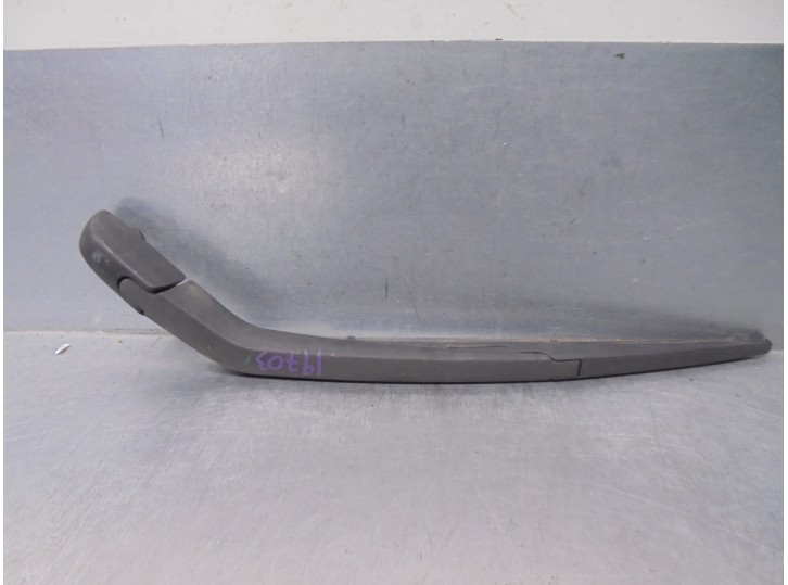Recambio de brazo limpia trasero para dodge journey 2.4 16v referencia OEM IAM 68040371AA  