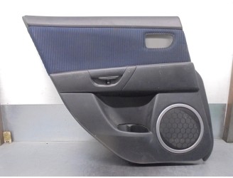 Recambio de guarnecido puerta trasera izquierda para mazda 3 berlina (bk) 1.6 cd diesel cat referencia OEM IAM BR2A6856X BR2A550