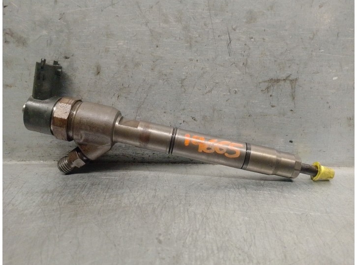Replacement injector for Hyundai i30 1.6 CRDi CAT OEM IAM reference 338002A900 0445110320 BOSCH