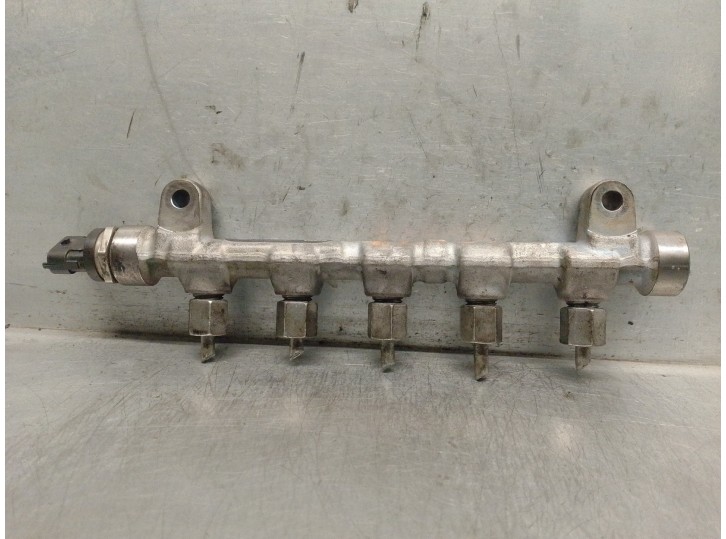 Recambio de rampa inyectora para hyundai i30 1.6 crdi cat referencia OEM IAM 314002A420 0445214181 BOSCH