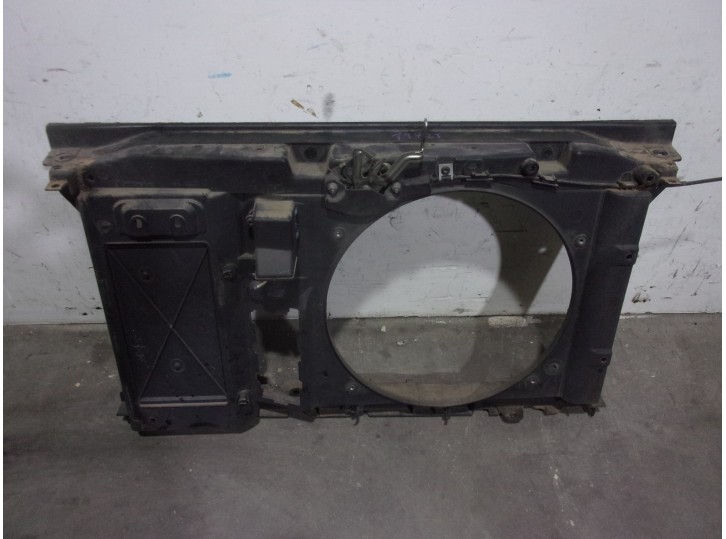 Recambio de calandra delantera de radiador para peugeot 308 1.6 16v referencia OEM IAM 7104GG DE FIBRA CON CERRADURA 