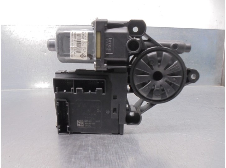 Replacement front right window regulator motor for Volkswagen Passat Variant (3C5) 2.0 TDI OEM IAM reference 3C0959702 33 PINE