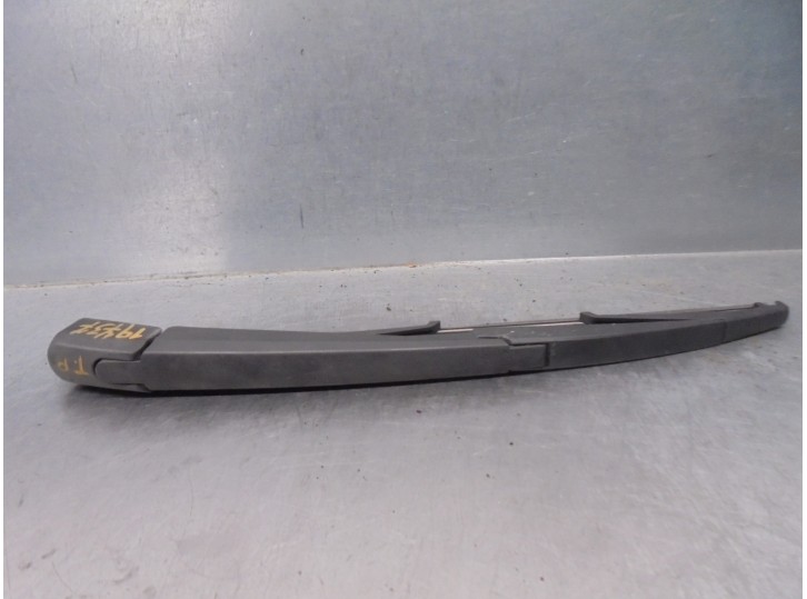 Recambio de brazo limpia trasero para suzuki grand vitara jb (jt) 1.9 ddis turbodiesel referencia OEM IAM 3882165J00  