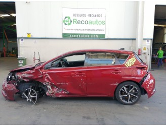 toyota auris del año 2017