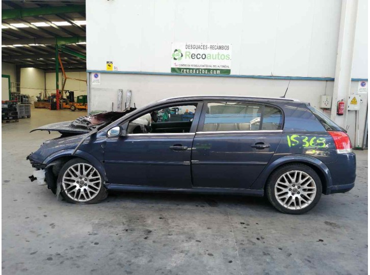 Opel Signum from the year 2006