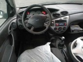 ford focus berlina (cak) del año 2000