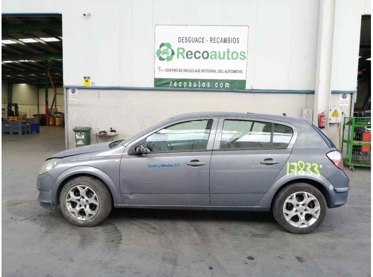 opel astra h berlina del año 2004