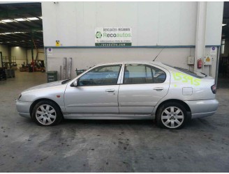 nissan primera berlina (p11) del año 2000
