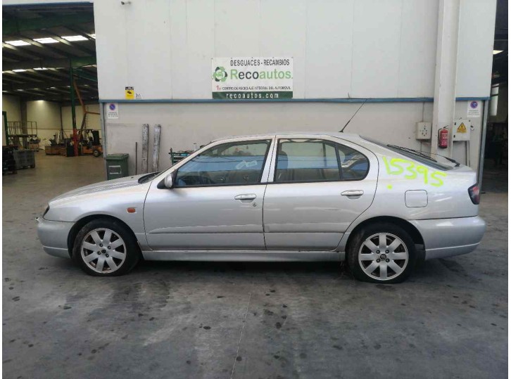 nissan primera berlina (p11) del año 2000