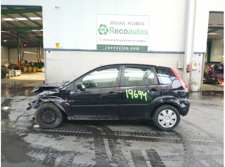 ford fiesta (cbk) del año 2004