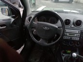 ford fiesta (cbk) del año 2004