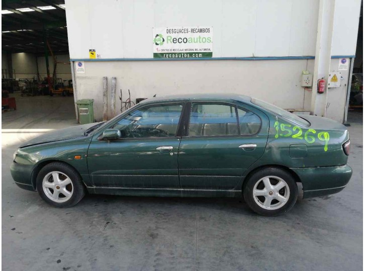 nissan primera berlina (p11) del año 2001