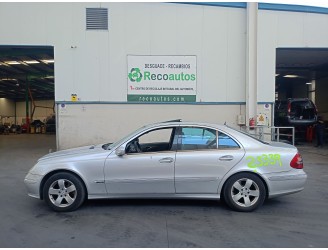 mercedes-benz clase e (w211) berlina del año 2003
