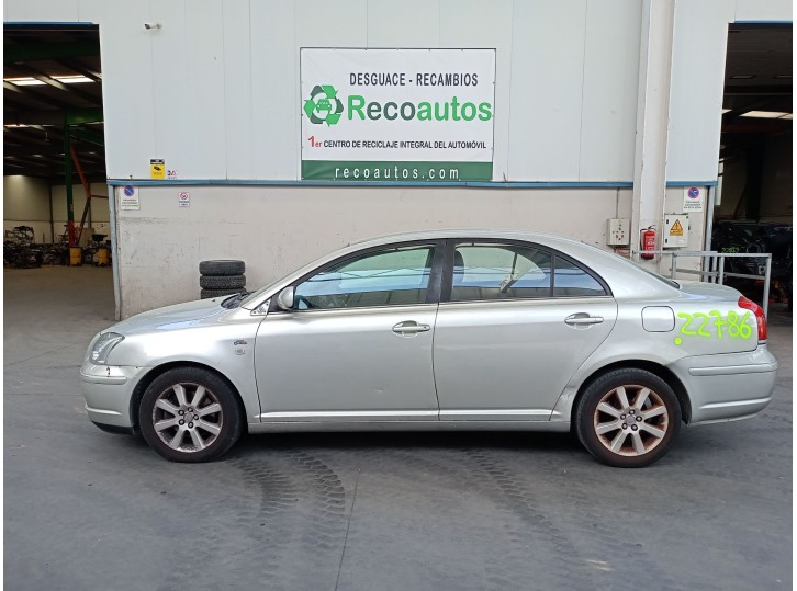 toyota avensis berlina (t25) del año 2005
