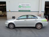 toyota avensis berlina (t25) del año 2005
