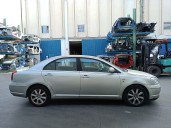 toyota avensis berlina (t25) del año 2005