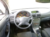toyota avensis berlina (t25) del año 2004