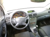 toyota avensis berlina (t25) del año 2004
