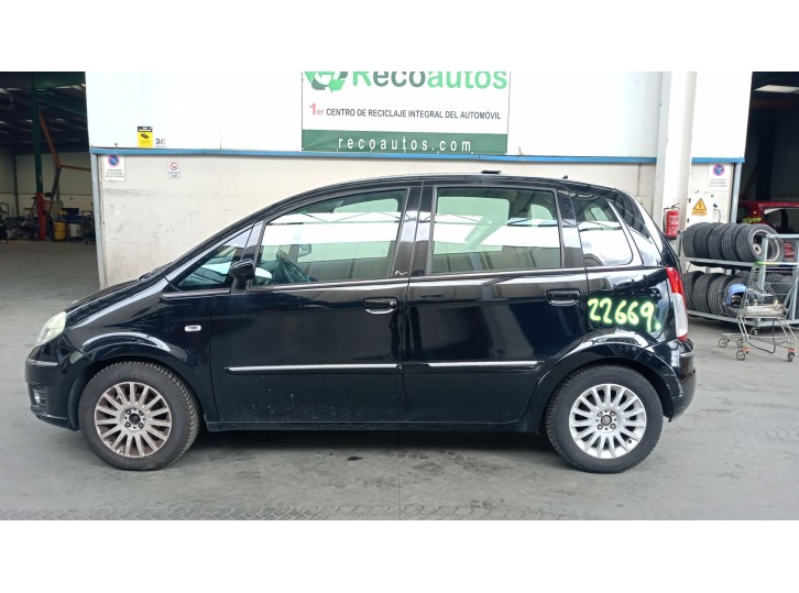 lancia musa (350_) del año 2010