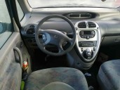 citroën xsara picasso from the year 2000