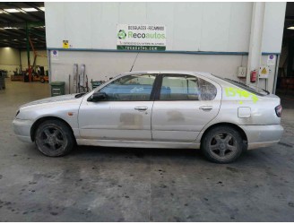 nissan primera berlina (p11) del año 2001