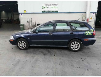 volvo v40 familiar del año 2001