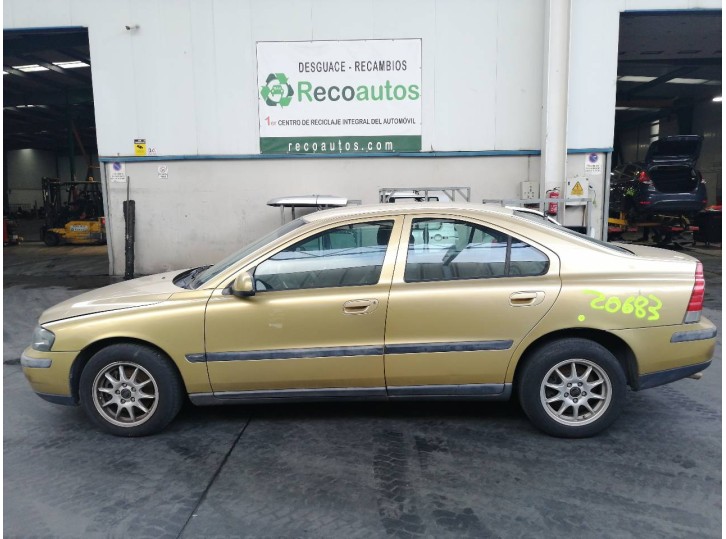 volvo s60 berlina del año 2001
