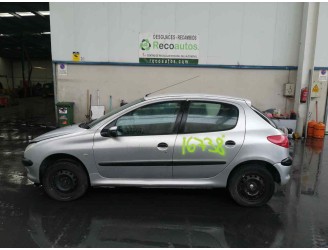 peugeot 206 berlina del año 2000