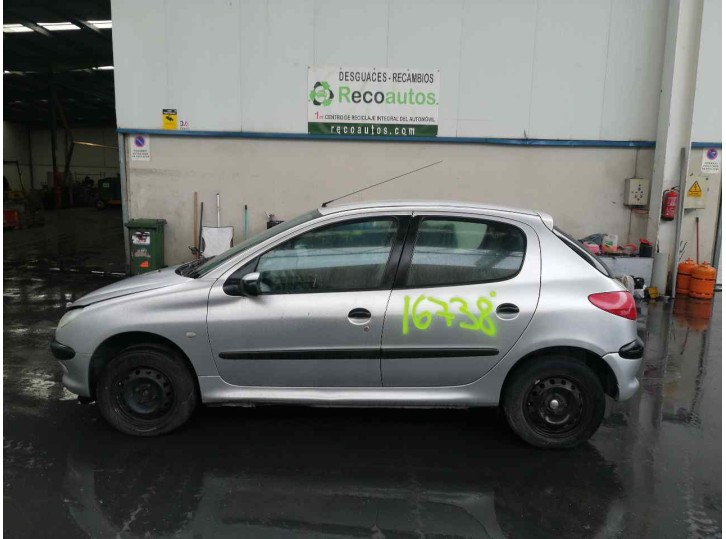 peugeot 206 berlina del año 2000