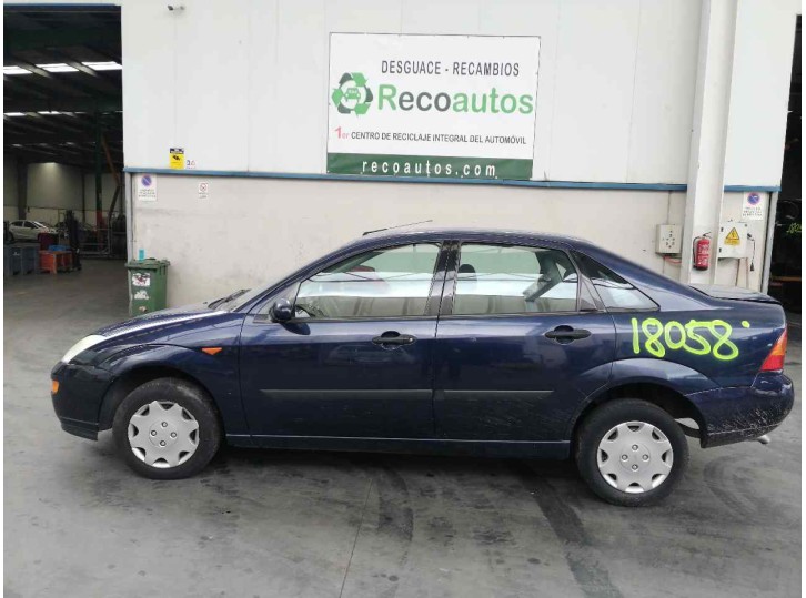 ford focus berlina (cak) del año 2000