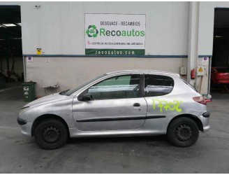 peugeot 206 berlina del año 2002