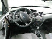 ford focus berlina (cak) del año 2000