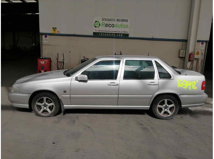 volvo s70 berlina del año 2000