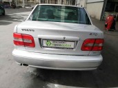 volvo s70 berlina del año 2000