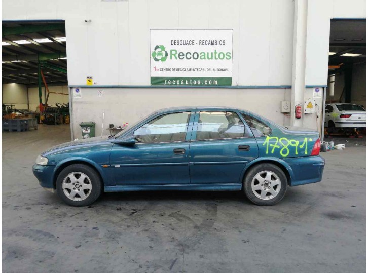 opel vectra b berlina del año 2001
