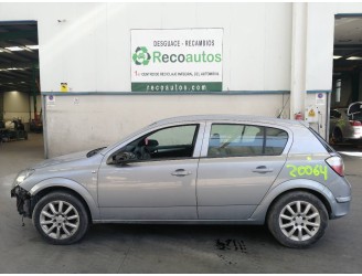 opel astra h berlina del año 2004
