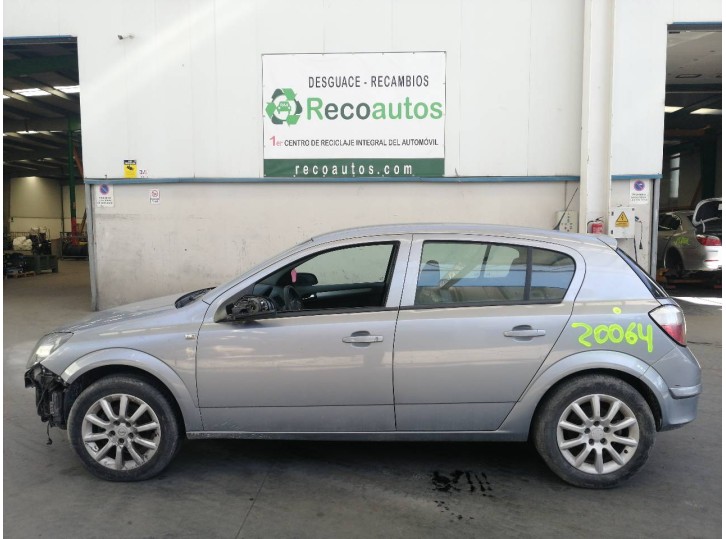 opel astra h berlina del año 2004