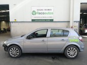 opel astra h berlina del año 2004