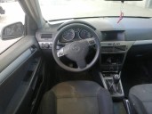 opel astra h berlina del año 2004
