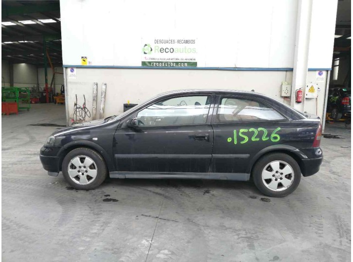 opel astra g berlina del año 2002