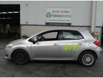 toyota auris del año 2007